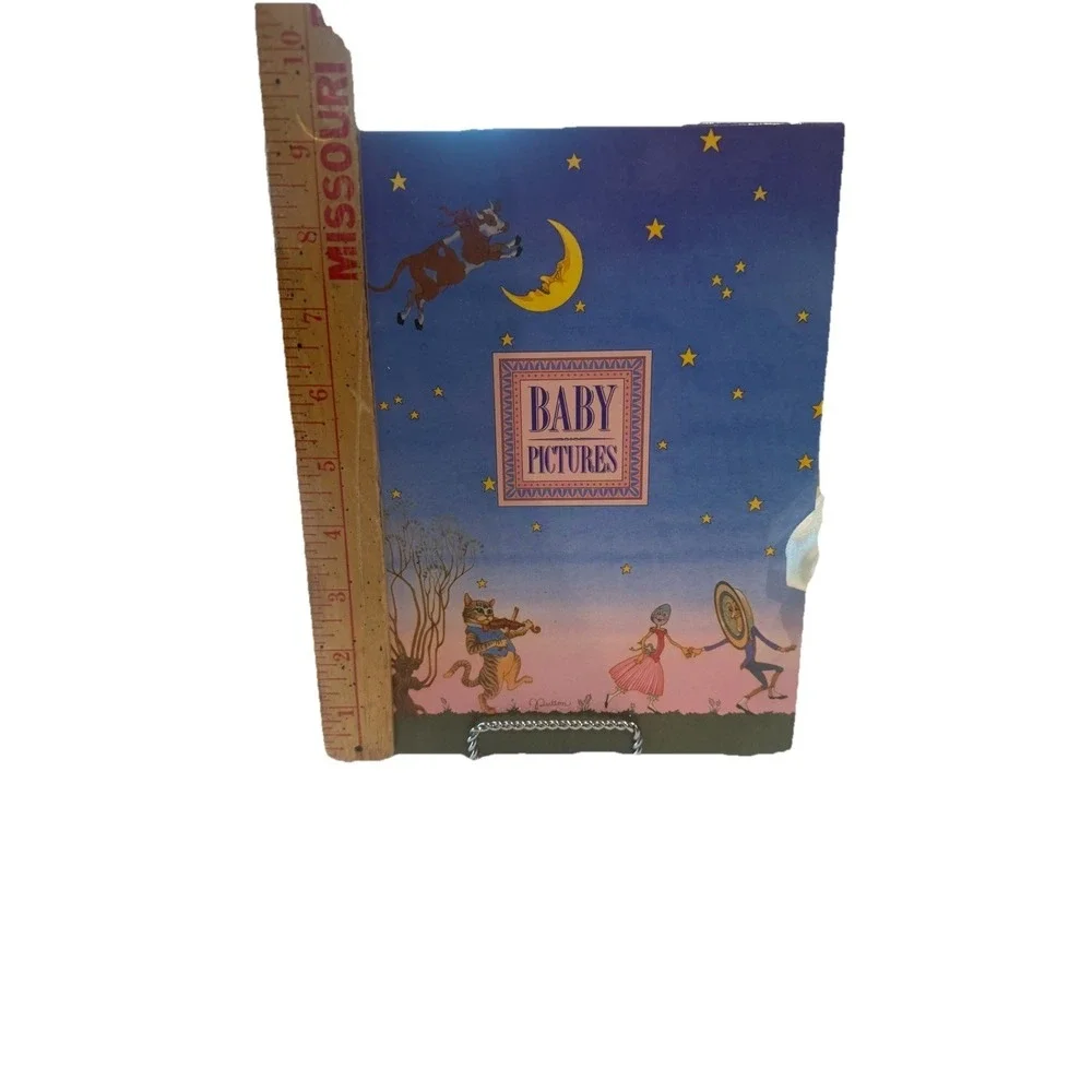 Baby Pictures photo album Book. VTG 1995 Holds 20 Photos Closes W/ Ribbon Bow